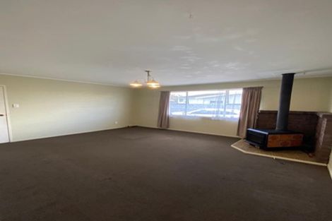 Photo of property in 52 Hobart Crescent, Wattle Downs, Auckland, 2103