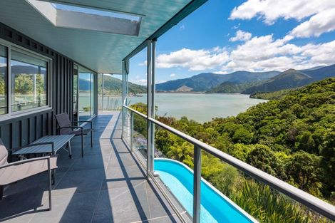 Photo of property in 251 Queen Charlotte Drive, Havelock, Picton, 7281