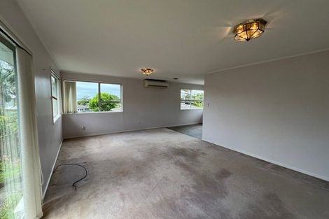 Photo of property in 67 Advene Road, Cockle Bay, Auckland, 2014
