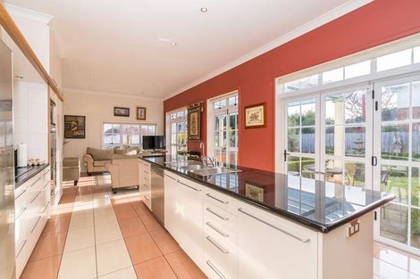 Photo of property in 335 Highgate, Roslyn, Dunedin, 9010