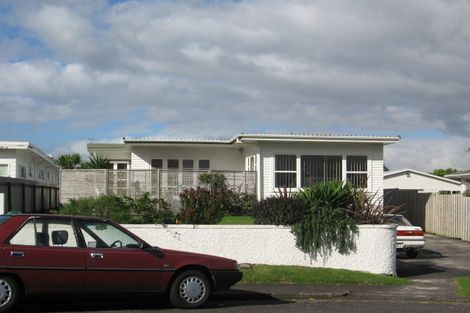 Photo of property in 18 River Road, Te Atatu Peninsula, Auckland, 0610