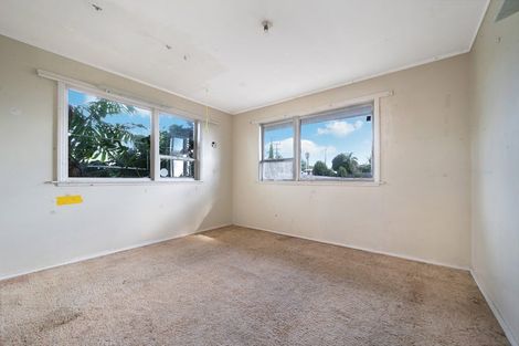 Photo of property in 34 Royal Road, Massey, Auckland, 0614