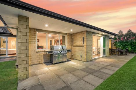 Photo of property in 12 Lombardia Way, Karaka, Papakura, 2113