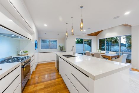 Photo of property in 17 Headland Drive, Long Bay, Auckland, 0630