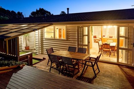 Photo of property in 21 Lupin Terrace, Tawa, Wellington, 5028