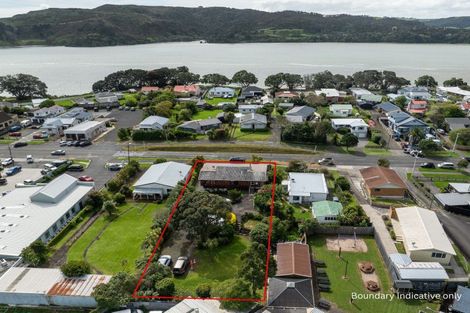 Photo of property in 13 Wallis Street, Raglan, 3225