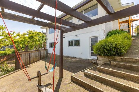 Photo of property in 17 Longview Drive, Merrilands, New Plymouth, 4312