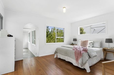 Photo of property in 3 Micawber Place, Mellons Bay, Auckland, 2014