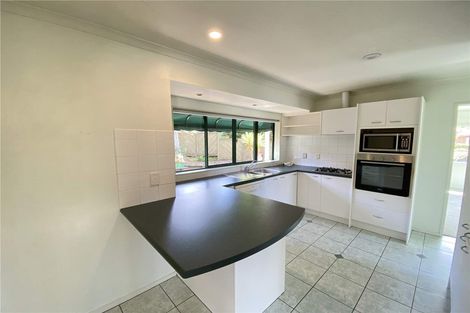 Photo of property in 7 Pukatea Avenue, Albany, Auckland, 0632