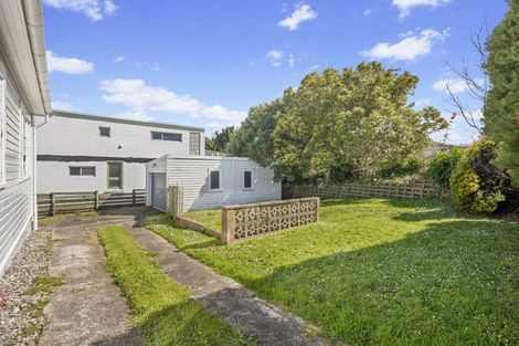 Photo of property in 2 Moorefield Road, Johnsonville, Wellington, 6037