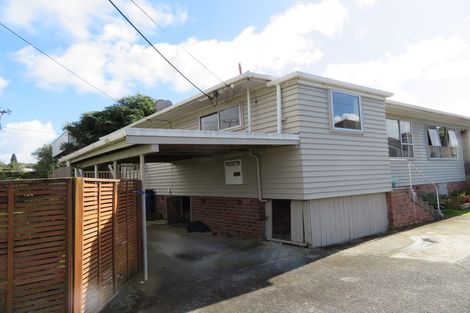 Photo of property in 1/96 Chivalry Road, Glenfield, Auckland, 0629