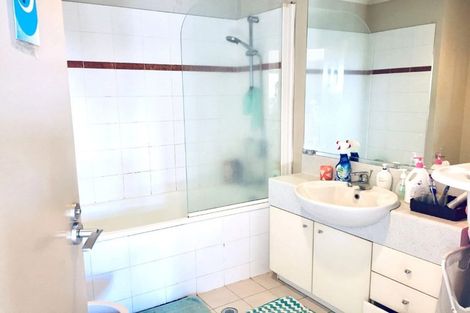 Photo of property in Tower Hill Apartments, 3e/1 Emily Place, Auckland Central, Auckland, 1010