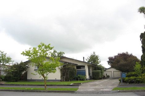 Photo of property in 2 Douglas Street, Rangiora, 7400