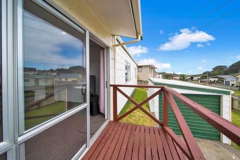 Photo of property in 35 Herekawe Drive, Spotswood, New Plymouth, 4310