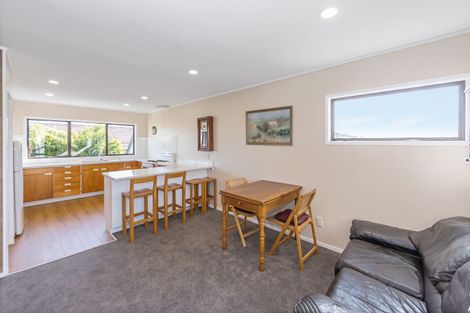 Photo of property in 1/82a Pupuke Road, Hillcrest, Auckland, 0627