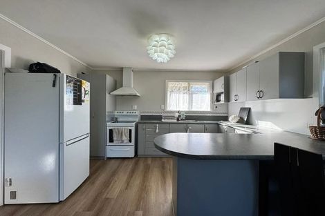 Photo of property in 8 Kerry Place, Papakura, 2110