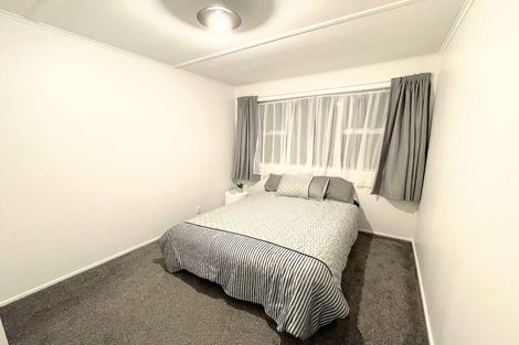 Photo of property in 1 Marlene Avenue, Te Atatu South, Auckland, 0610