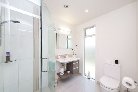 Photo of property in 16 Grand Oaks Drive, Awapuni, Palmerston North, 4412