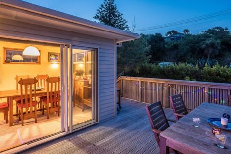 Photo of property in 6 Horomona Road, Paekakariki, 5034