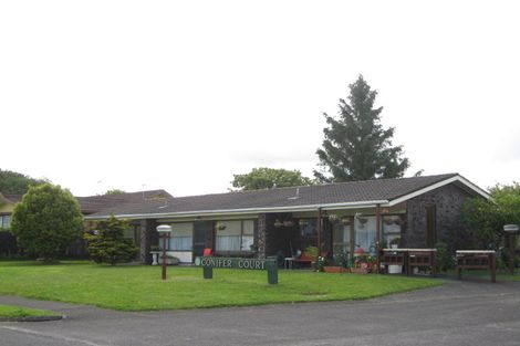 Photo of property in 12 Challen Close, Conifer Grove, Takanini, 2112