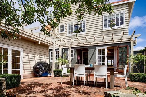 Photo of property in 14 Maire Street, Eastbourne, Lower Hutt, 5013