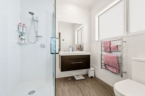 Photo of property in 69 Karepiro Drive, Stanmore Bay, Whangaparaoa, 0932