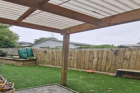 Photo of property in 17 Brennan Avenue, Te Atatu Peninsula, Auckland, 0610