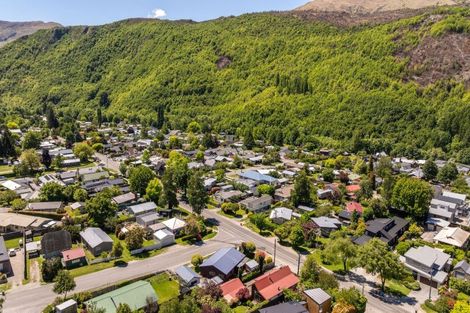 Photo of property in 48 Centennial Avenue, Arrowtown, 9302