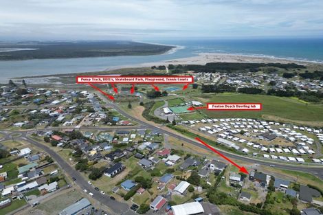 Photo of property in 35 Nash Parade, Foxton Beach, Foxton, 4815