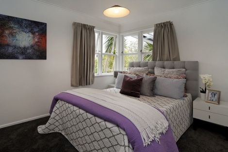 Photo of property in 315 Sturges Road, Henderson Valley, Auckland, 0612