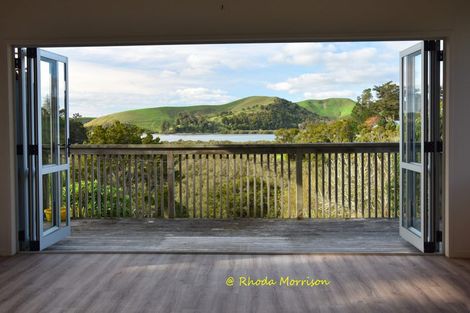 Photo of property in 8 Heaths Way, Pahi, Paparoa, 0571