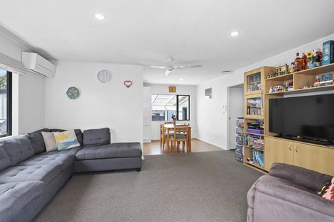 Photo of property in 49 Springs Road, Parakai, 0830