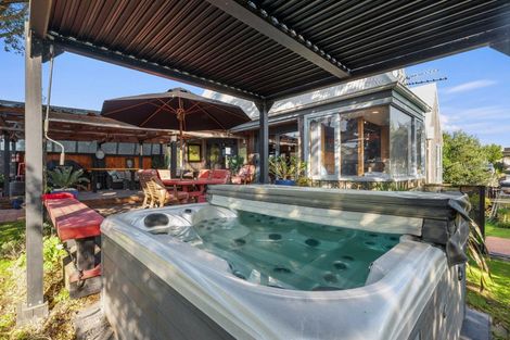 Photo of property in 30 Motiti Road, Papamoa Beach, Papamoa, 3118