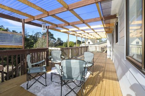 Photo of property in 8 Angeline Place, Massey, Auckland, 0614
