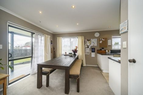 Photo of property in 9 Cargill Grove, Kelvin Grove, Palmerston North, 4414