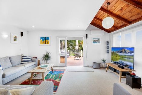 Photo of property in 21 Kahurangi Place, Snells Beach, 0920