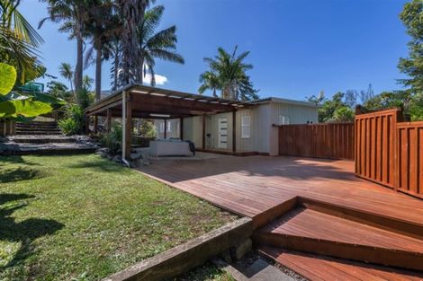 Photo of property in 166 Edmonton Road, Te Atatu South, Auckland, 0610