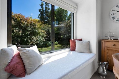 Photo of property in 301 Mangorei Road, Merrilands, New Plymouth, 4312