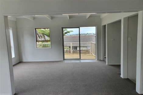 Photo of property in 54 Makora Road, Massey, Auckland, 0614