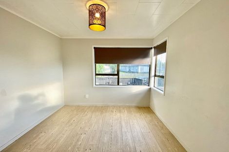 Photo of property in 15 Mon Desir Place, Manurewa, Auckland, 2102