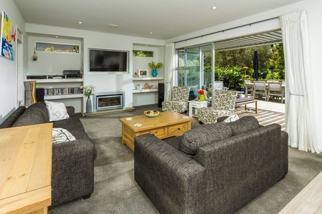 Photo of property in 8 Sealy Road, Torbay, Auckland, 0630