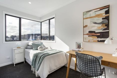 Photo of property in 2 Silver Fern Avenue, Hobsonville, 0616