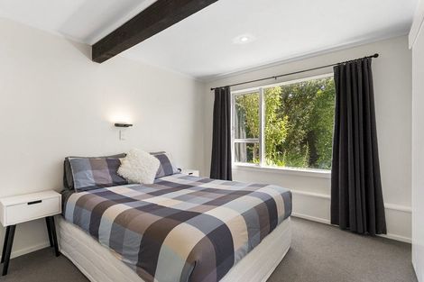 Photo of property in 39 Taylor Terrace, Tawa, Wellington, 5028