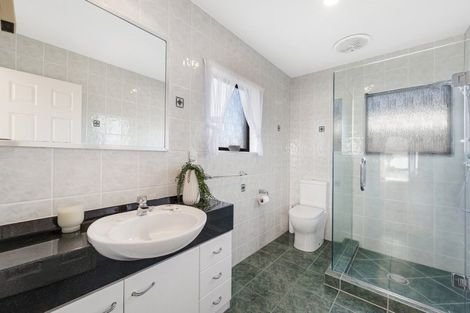 Photo of property in 26 Stevenson Way, Cockle Bay, Auckland, 2014