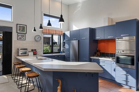 Photo of property in 8a Queenwood Road, Levin, 5510