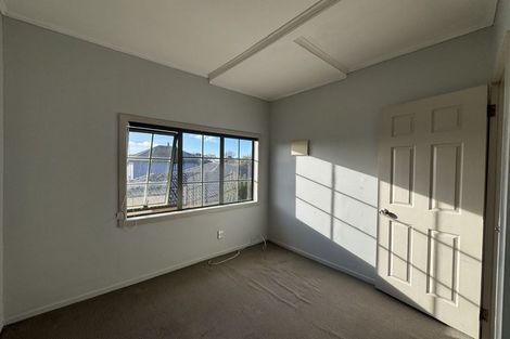 Photo of property in 17 Gray Avenue, Mangere East, Auckland, 2024