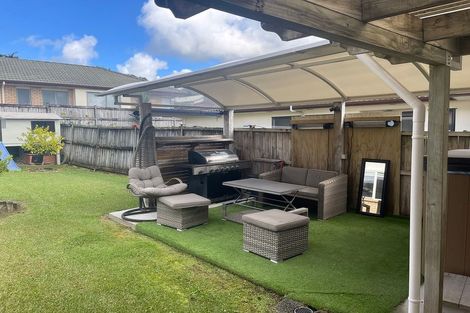 Photo of property in 4 Cinnabar Place, Westgate, Auckland, 0614