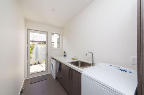 Photo of property in 16 Grand Oaks Drive, Awapuni, Palmerston North, 4412