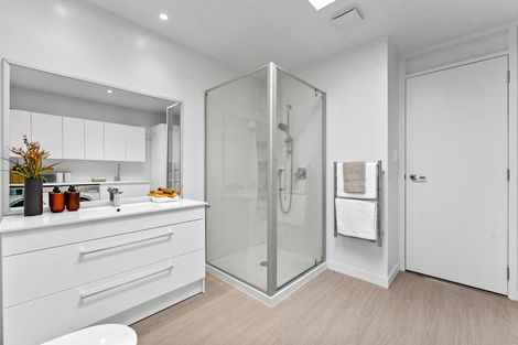 Photo of property in 1/62 Milford Road, Milford, Auckland, 0620