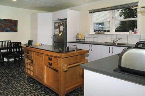 Photo of property in 32 Leadley Lane, Tawa, Wellington, 5028